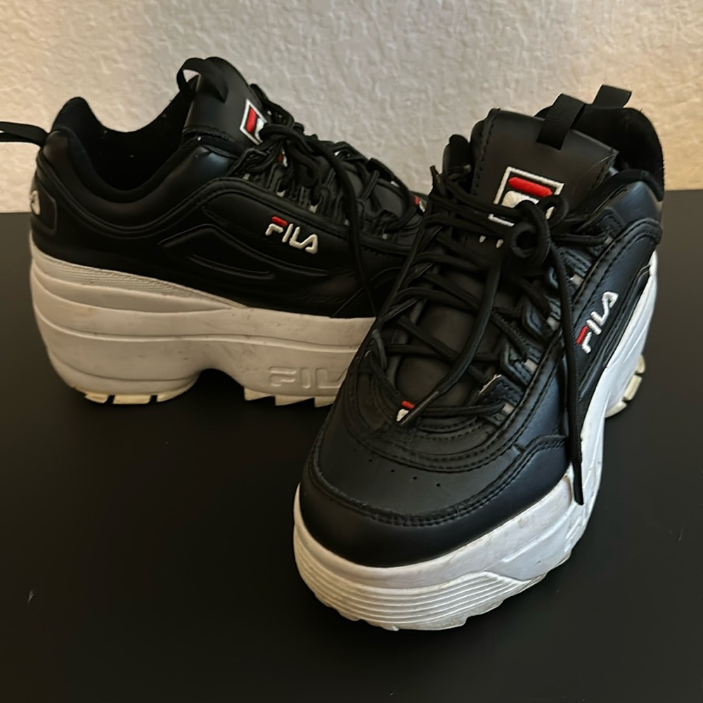 Stylish Fila Disruptor 2 wedge women sneaker black 6m